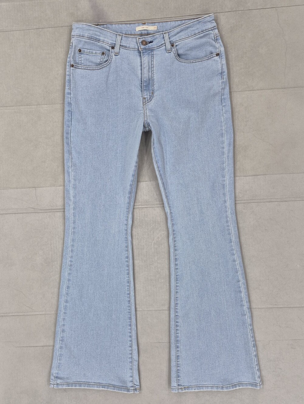 Levi's 726 Fare jeans women's 32 light wash high rise stretch